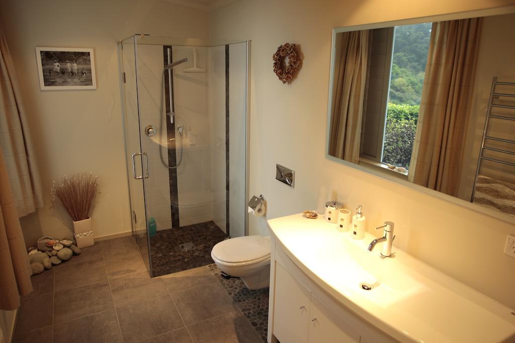 The Bay Lodge Pohara Quarto foto